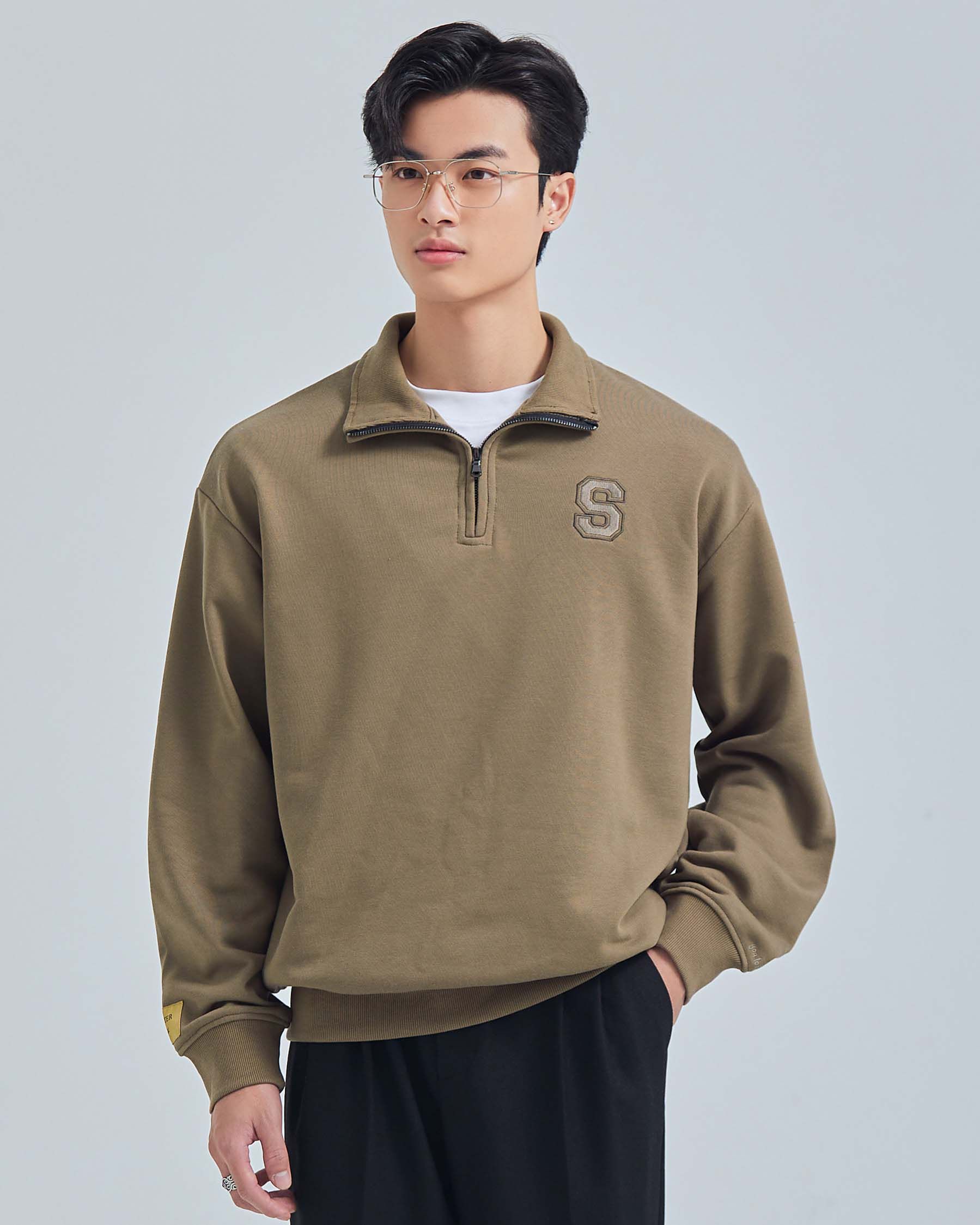 S HALF ZIP SWEATSHIRT